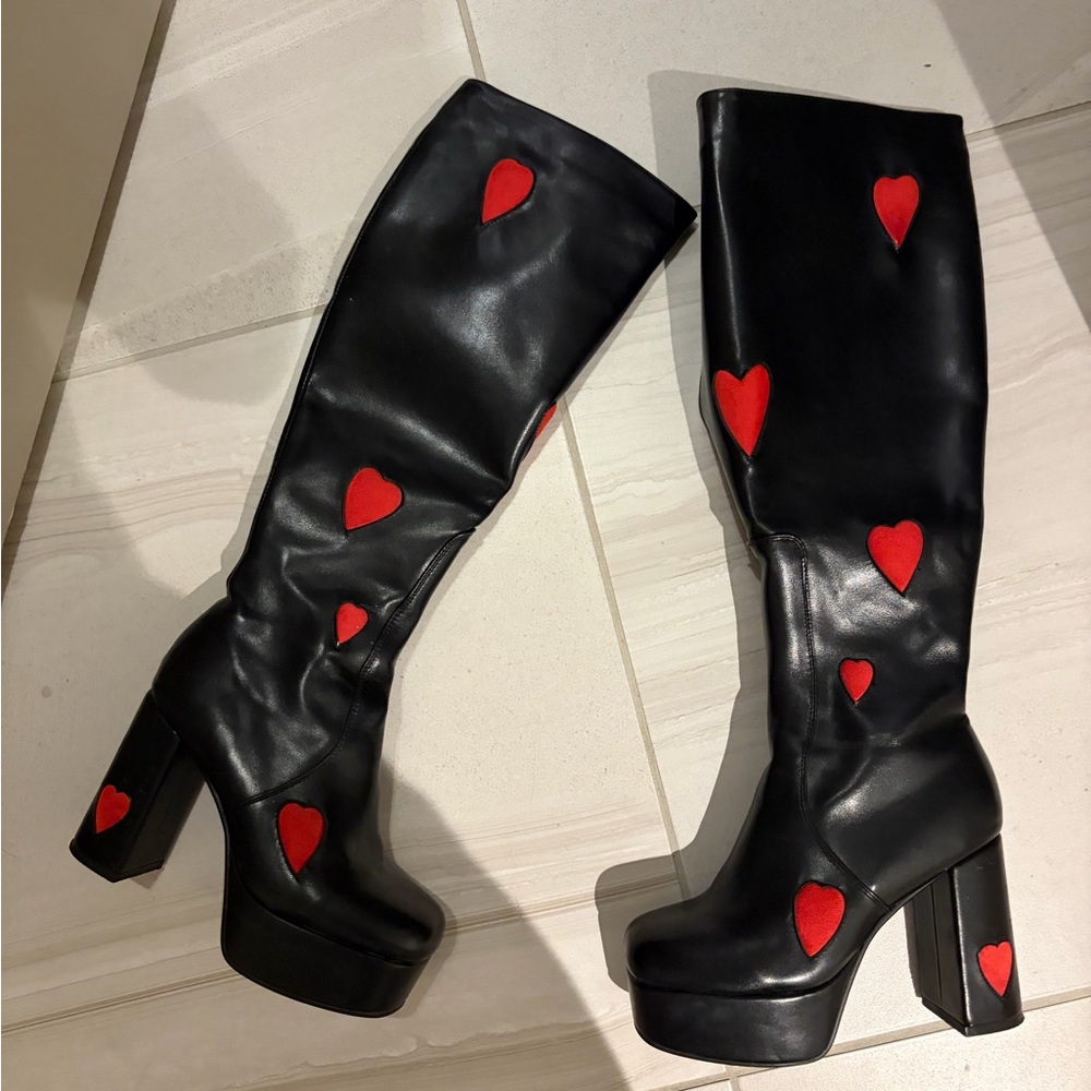 Stylish Black and Red Heart Women's Heeled Boots